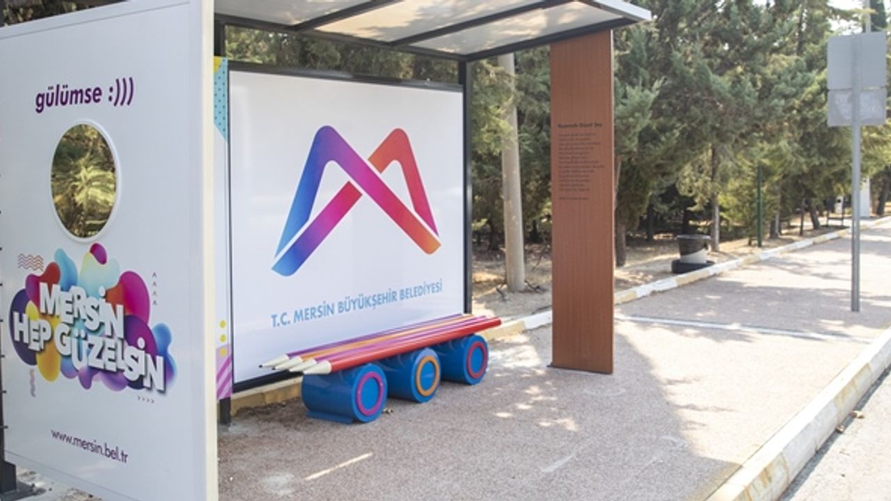 Mersin Büyükşehir’den Temalı Otobüs Durakları