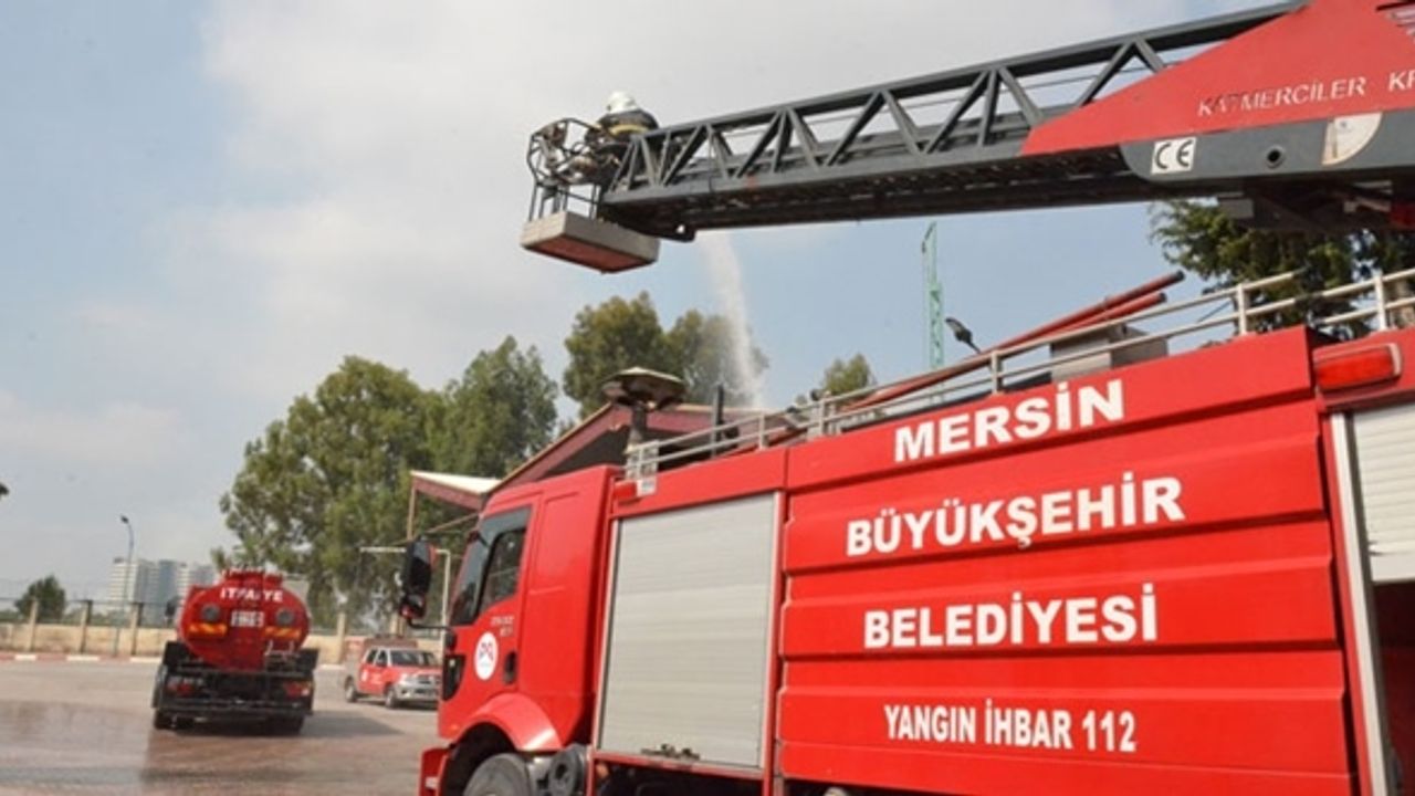 Tarsus'ta korkutan yangın