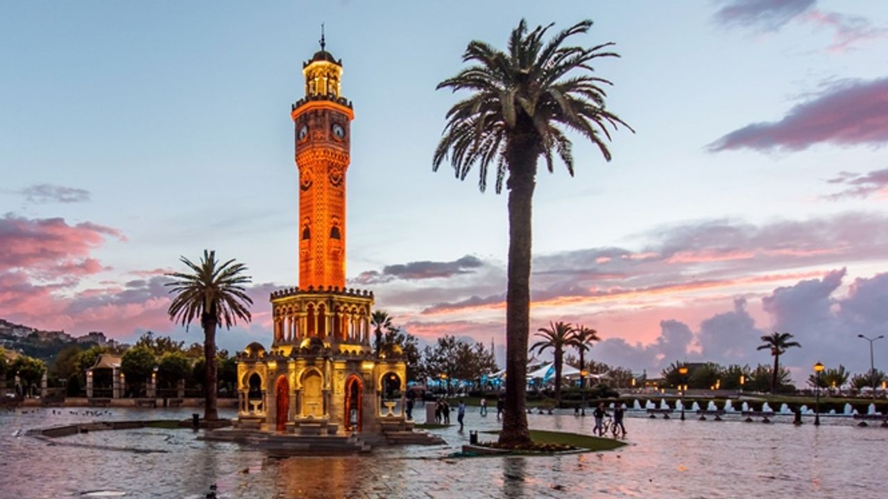İndirimli İzmir Uçak Bileti ile Tatile Bir Sıfır Önde Başlayın