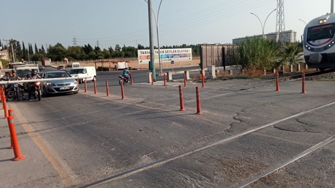 Tarsus Fahrettinpaşa Hemzemin Geçidi De Bakıma Alınıyor