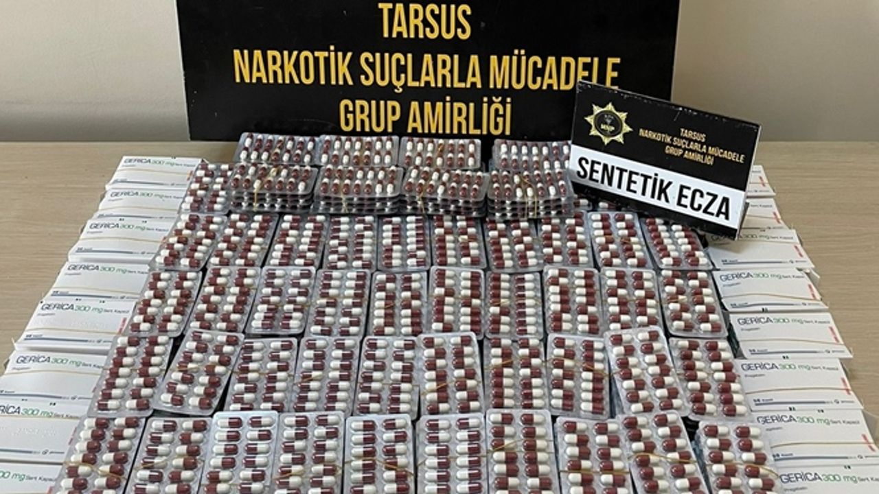 Tarsus'ta emniyetin yaptığı operasyonda 7 Bin 336 adet “GERİCA 30 MG” sentetik hap ele geçirildi.
