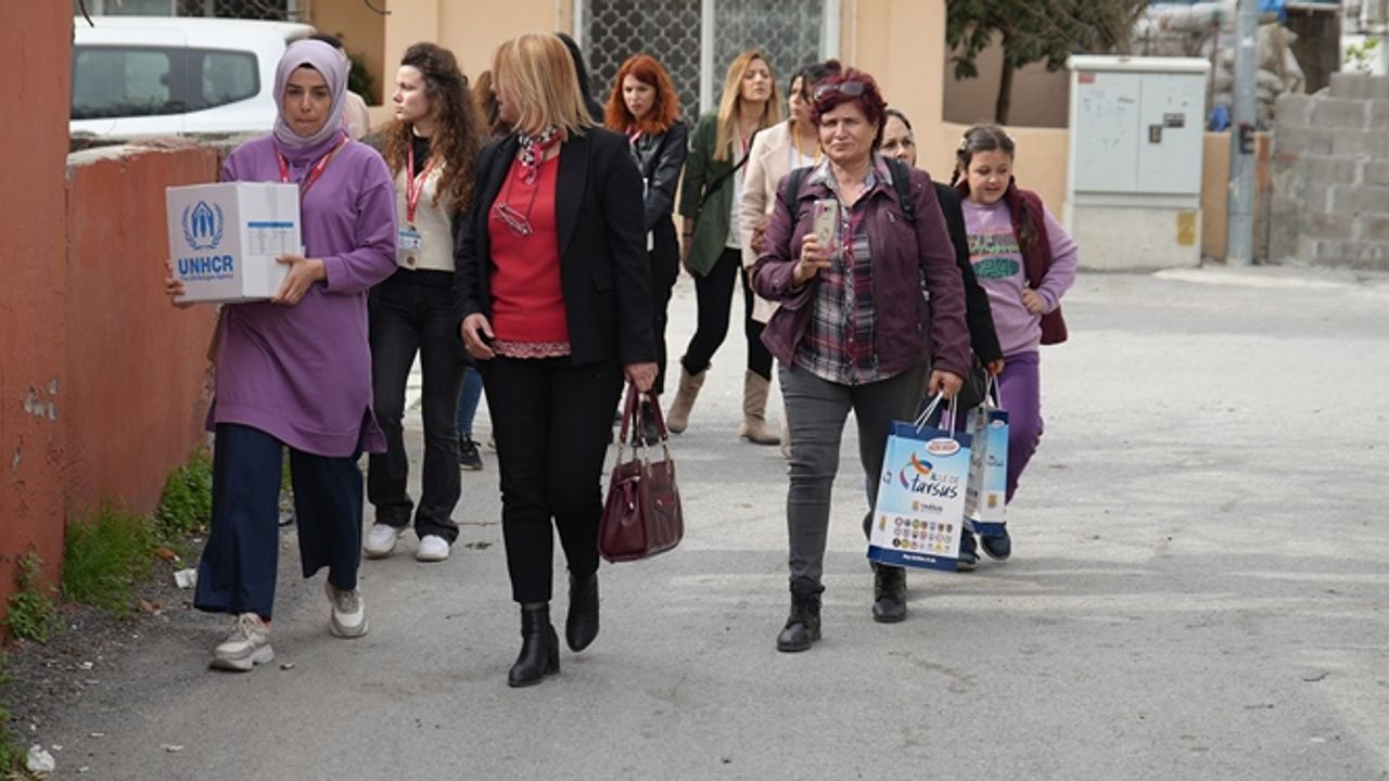 Tarsus Belediyesi Kadınlar Günü2nde Depremzede Kadınları Unutmadı
