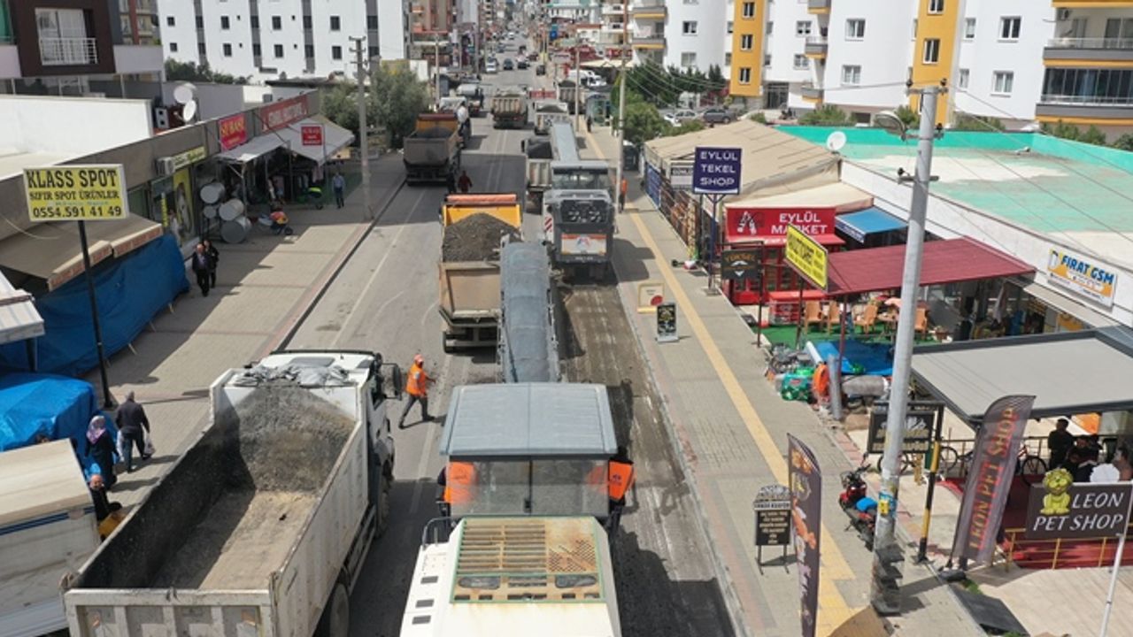 Büyükşehir’in Yol Asfalt Ekipleri Aralıksız Çalışıyor, Tarsus, Toroslar, Mezitli Ve Yenişehir’de Birçok Cadde Ve Sokak Yeni Yüzüne Kavuşturuluyor