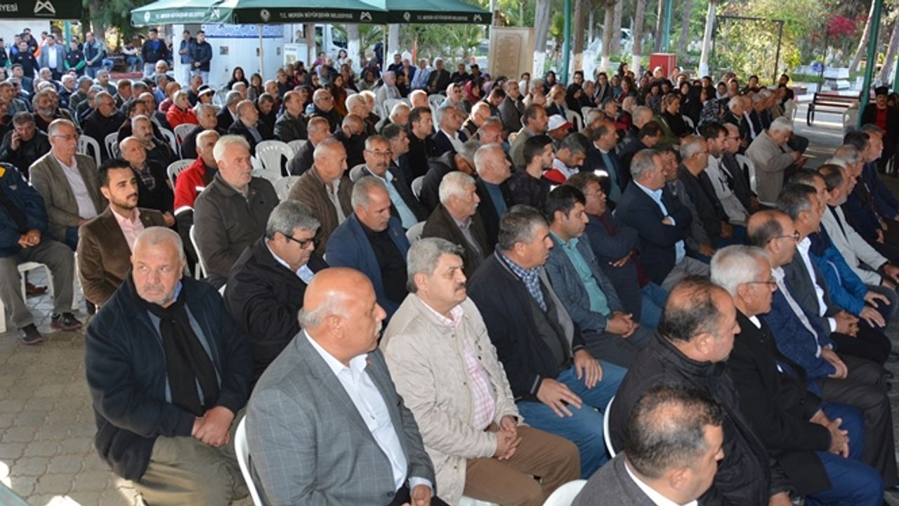 Mersin Büyükşehir Belediyesi’nin Düzenlediği Programda Depremlerde Yaşamını Yitiren Yurttaşlar İçin Dualar Edildi