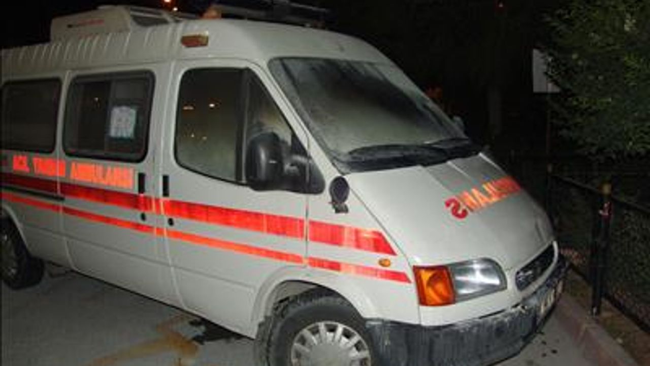 Tarsus'ta ambulansta çıkan yangın, hastane görevlileri tarafından söndürüldü.