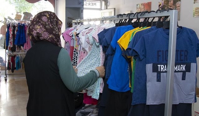 Dar Gelirli Vatandaşlar, Büyükşehir’in Kıyafet Evi İle İhtiyaçlarını Kolaylıkla Karşılıyor