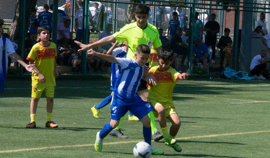Mersin Büyükşehir’in Çocuk Futbol Şenliği Start Verdi