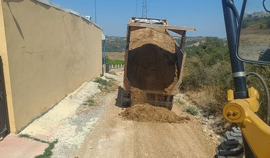 Tarsus Belediyesi, Kırsal Mahallelerde Yol Çalışmalarına Hız Verdi